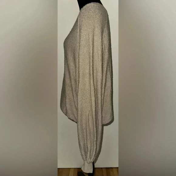 Free People Lofty Tan Boucle Oversized Sweater Size M - Picture 2 of 5